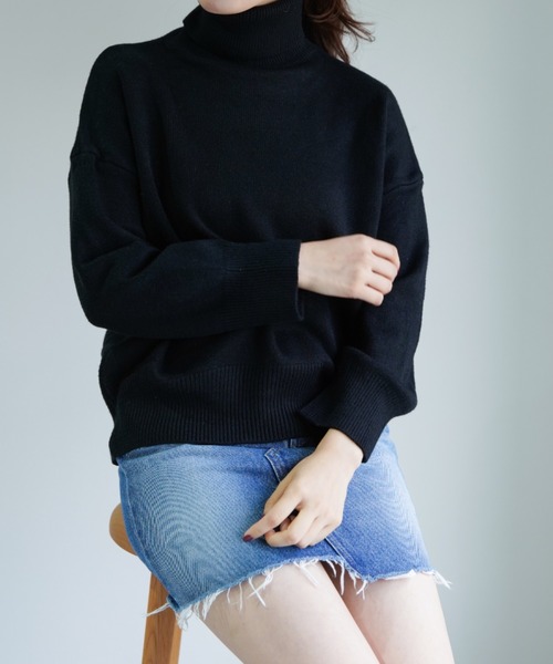 yuue' ( wear )（ユーイ）の「タートルネックドロップショルダースリーブニット（ニット/セーター・レディース・ブラック/ベージュ/ブラウン/ブルー・FREE）」の9枚目の写真