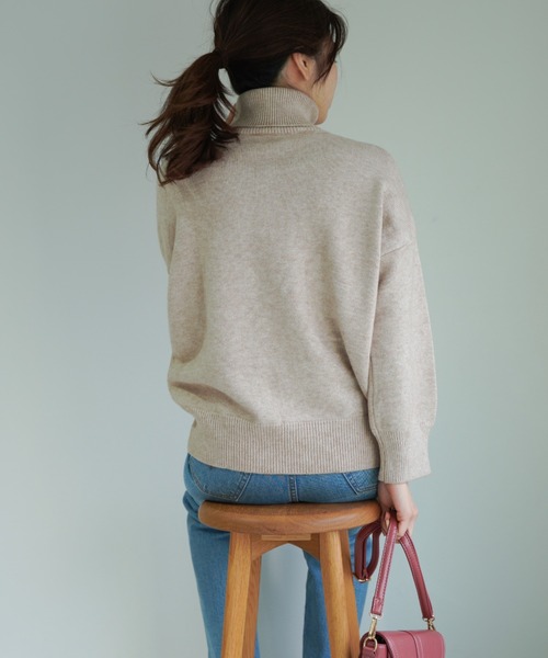 yuue' ( wear )（ユーイ）の「タートルネックドロップショルダースリーブニット（ニット/セーター・レディース・ブラック/ベージュ/ブラウン/ブルー・FREE）」の17枚目の写真