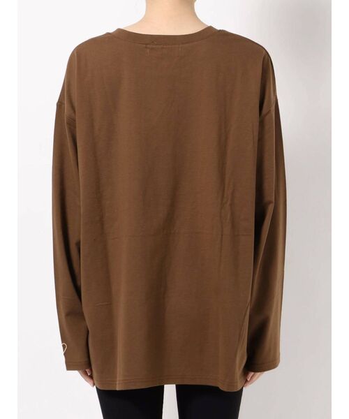 EVRIS（エヴリス）の「【SUDA ANNA×EVRIS】LOGO L/T（Tシャツ/カットソー・レディース・ホワイト/ブラウン/レッド・FREE）」の7枚目の写真