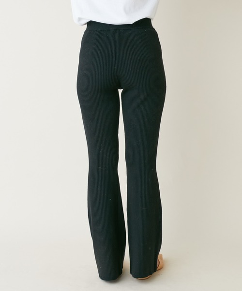 SHENERY（シーナリー）の「リブフレアニットパンツ（その他パンツ・レディース・ブラック/グレイッシュベージュ・FREE）」の5枚目の写真