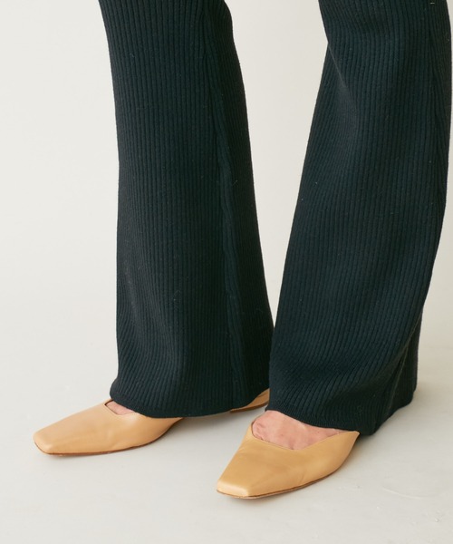 SHENERY（シーナリー）の「リブフレアニットパンツ（その他パンツ・レディース・ブラック/グレイッシュベージュ・FREE）」の20枚目の写真