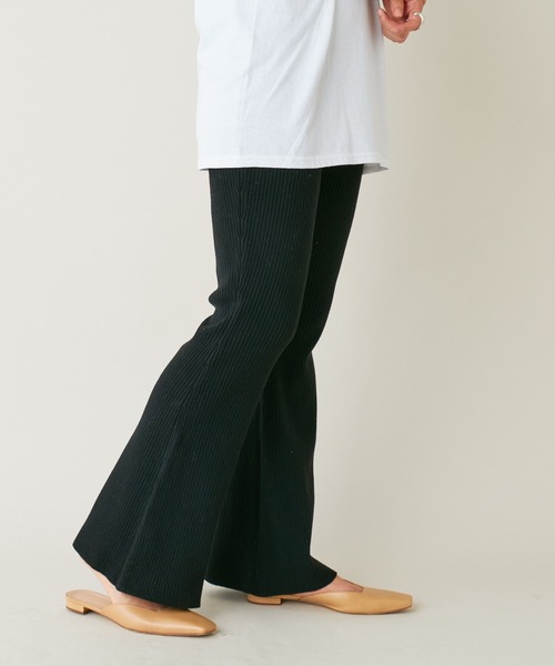 SHENERY（シーナリー）の「リブフレアニットパンツ（その他パンツ・レディース・ブラック/グレイッシュベージュ・FREE）」の11枚目の写真