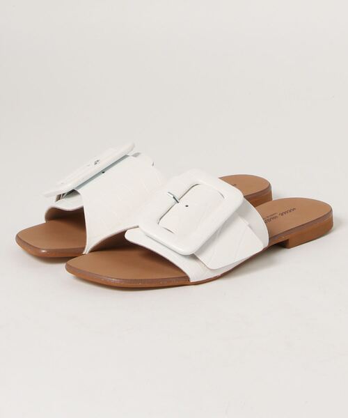 neue marche(ノイエマルシェ)の「バックル付きフラットサンダル/121(サンダル・レディース・ホワイト/ブラック/ベージュ・38/39/35/36/37)」の2枚目の写真