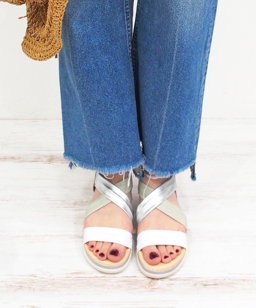 あしながおじさん（アシナガオジサン）の「ふわもちクッションサンダル / あしながおじさん（サンダル・レディース・グリーン/ブラック/ホワイト/ベージュ・S/LL/L/M）」の2枚目の写真