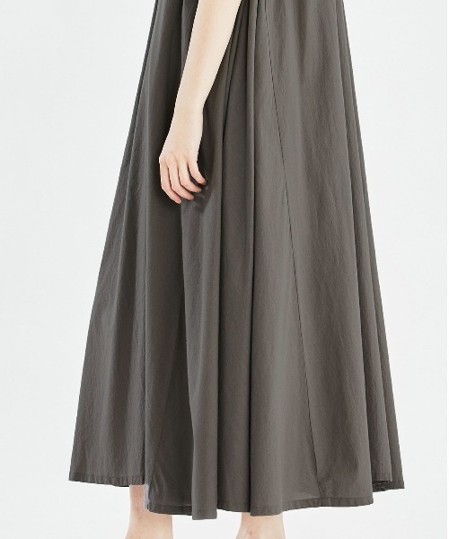 mizuiroind（ミズイロインド）の「【GINZA5月号掲載】mizuiro ind ギャザーネックノースリーブロングワンピース（ワンピース・レディース・ネイビー/グレー/ブラック・FREE）」の9枚目の写真