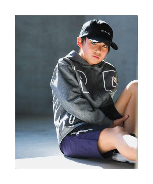 RAD CUSTOM（ラッドカスタム）の「RAD CUSTOM/BIGロゴ フードパーカー（パーカー・キッズ・ブラック/グレー・120/130/140/150/160）」の2枚目の写真