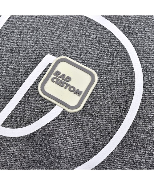 RAD CUSTOM（ラッドカスタム）の「RAD CUSTOM/BIGロゴ フードパーカー（パーカー・キッズ・ブラック/グレー・120/130/140/150/160）」の3枚目の写真
