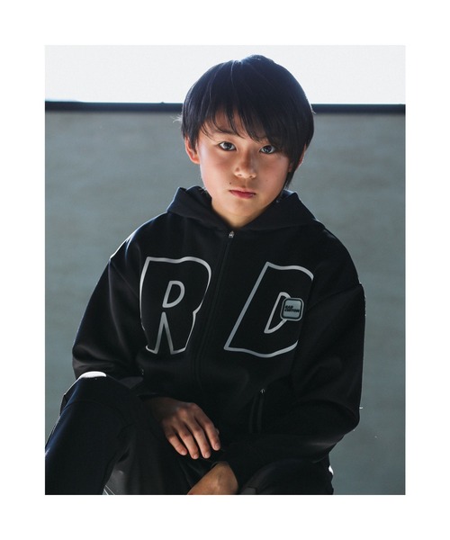 RAD CUSTOM（ラッドカスタム）の「RAD CUSTOM/BIGロゴ フードパーカー（パーカー・キッズ・ブラック/グレー・120/130/140/150/160）」の18枚目の写真