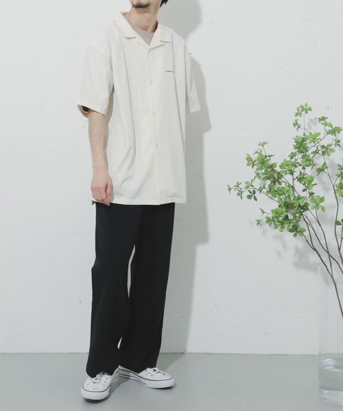 SENSE OF PLACE by URBAN RESEARCH（センスオブプレイスバイアーバンリサーチ）の「『別注』グラフィックアートシャツA（シャツ/ブラウス・メンズ・ホワイト/ベージュ・MEDIUM/LARGE）」の3枚目の写真