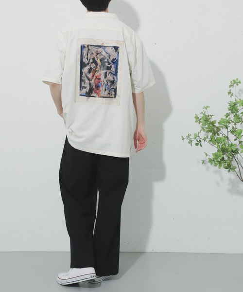 SENSE OF PLACE by URBAN RESEARCH（センスオブプレイスバイアーバンリサーチ）の「『別注』グラフィックアートシャツA（シャツ/ブラウス・メンズ・ホワイト/ベージュ・MEDIUM/LARGE）」の4枚目の写真