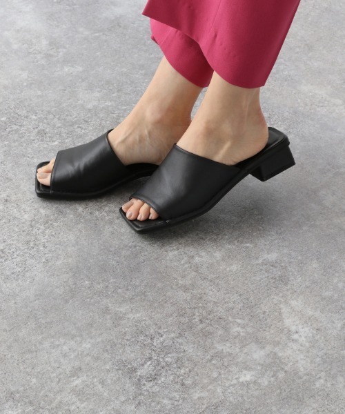 JEANASIS（ジーナシス）の「スクエアアシメミュールサンダル/937896（サンダル・レディース・ホワイト/ピンク/ブラック・MEDIUM/LARGE）」の7枚目の写真