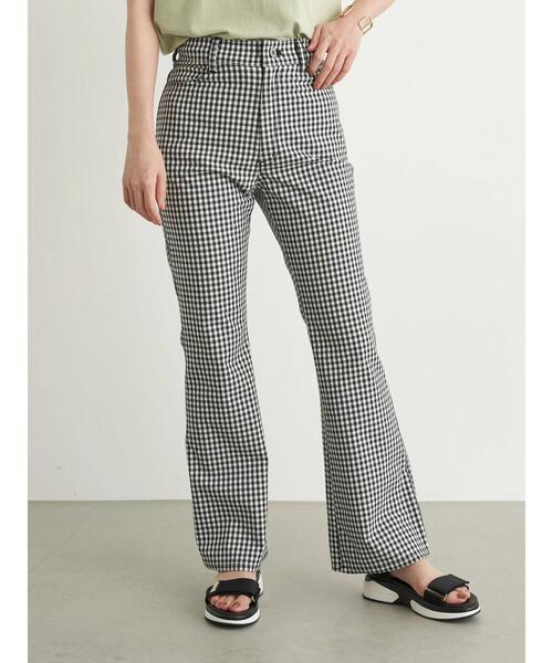 earth music&ecology（アースミュージックアンドエコロジー）の「ギンガムチェックセミフレアパンツ ＊（その他パンツ・レディース・ブラック/ベージュ/ピンク/ミント・SMALL/MEDIUM）」の21枚目の写真