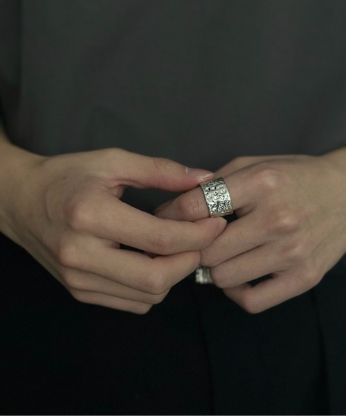 blatto（ブラット）の「【blatto 925silver】925シルバー　ワイドハンマード　デザイン　リング　ゴールド（k18メッキ仕様）　シルバー（プラチナメッキ仕様）blat-tbr3-4 Nn（リング・メンズ・ゴールド/シルバー・FREE）」の4枚目の写真