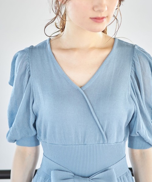 tocco closet(トッコ クローゼット)の「【ZOZO限定】ウエストりぼん付きシアーボリュームスリーブカシュクールニットワンピース(ワンピース・レディース・ブラック/ベージュ/ラベンダー/グレイッシュブルー・M)」の18枚目の写真
