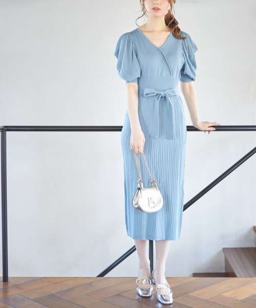 tocco closet(トッコ クローゼット)の「【ZOZO限定】ウエストりぼん付きシアーボリュームスリーブカシュクールニットワンピース(ワンピース・レディース・ブラック/ベージュ/ラベンダー/グレイッシュブルー・M)」の11枚目の写真