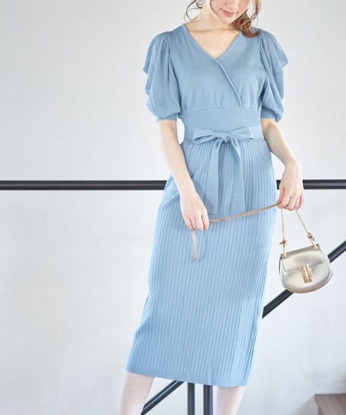 tocco closet(トッコ クローゼット)の「【ZOZO限定】ウエストりぼん付きシアーボリュームスリーブカシュクールニットワンピース(ワンピース・レディース・ブラック/ベージュ/ラベンダー/グレイッシュブルー・M)」の10枚目の写真