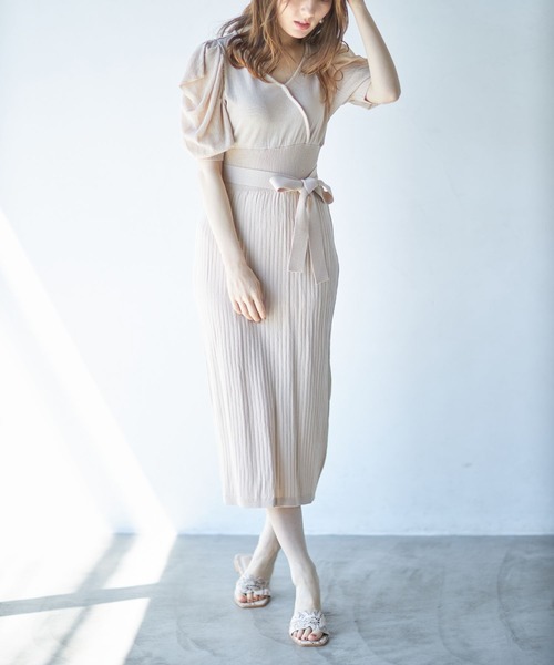 tocco closet(トッコ クローゼット)の「【ZOZO限定】ウエストりぼん付きシアーボリュームスリーブカシュクールニットワンピース(ワンピース・レディース・ブラック/ベージュ/ラベンダー/グレイッシュブルー・M)」の9枚目の写真