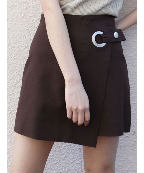 MURUA（ムルーア）の「ハイウエストラップスカパン（その他パンツ・レディース・ブラウン/アイボリー・1/2）」の2枚目の写真