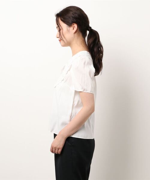 WILLSELECTION（ウィルセレクション）の「ビッグレース襟ファイユブラウス（シャツ/ブラウス・レディース・ブラック/オフホワイト・MEDIUM）」の4枚目の写真