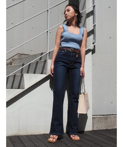 EVRIS（エヴリス）の「フレアデニムパンツ（デニムパンツ・レディース・ブラック/インディゴブルー/ブラウン・SMALL/MEDIUM）」の7枚目の写真