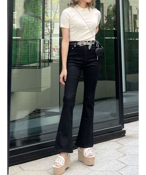 EVRIS（エヴリス）の「フレアデニムパンツ（デニムパンツ・レディース・ブラック/インディゴブルー/ブラウン・SMALL/MEDIUM）」の12枚目の写真