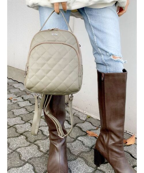 GYDA（ジェイダ）の「フェイクレザーキルティング4WAYリュック（バックパック/リュック・レディース・ブラック/オリーブ・FREE）」の2枚目の写真