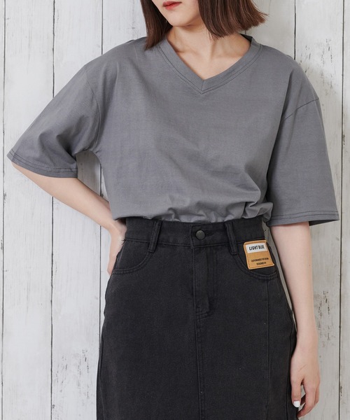 Anuenue（アヌエヌエ）の「レディース Vネックオーバーサイズ半袖Tシャツ（Tシャツ/カットソー・レディース・ホワイト/ピンク/オレンジ/ブルー/グリーン/ダークグレー/クリーム/ライトパープル/ベビーピンク・2L/3L/M/L）」の3枚目の写真