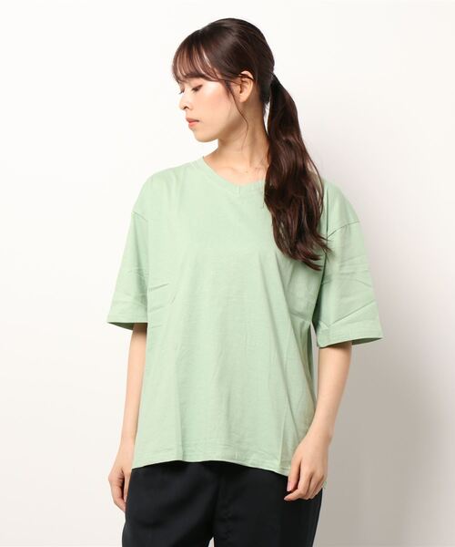 Anuenue（アヌエヌエ）の「レディース Vネックオーバーサイズ半袖Tシャツ（Tシャツ/カットソー・レディース・ホワイト/ピンク/オレンジ/ブルー/グリーン/ダークグレー/クリーム/ライトパープル/ベビーピンク・2L/3L/M/L）」の20枚目の写真