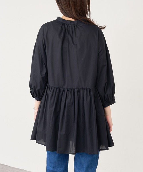 natural couture(ナチュラルクチュール)の「【WEB限定カラー有り】アシメティアードバンドカラーブラウス(シャツ/ブラウス・レディース・ブラック/オフホワイト/サックスブルー/ミント/モカ・FREE)」の8枚目の写真