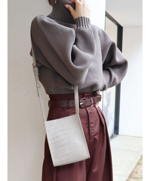 MURUA(ムルーア)の「ミニスクエアショルダーバッグ(ショルダーバッグ・レディース・ブラック/ベージュ・FREE)」の4枚目の写真