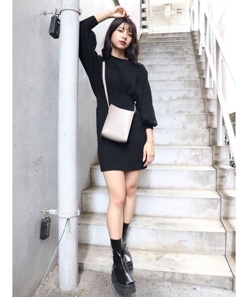 MURUA(ムルーア)の「ミニスクエアショルダーバッグ(ショルダーバッグ・レディース・ブラック/ベージュ・FREE)」の7枚目の写真