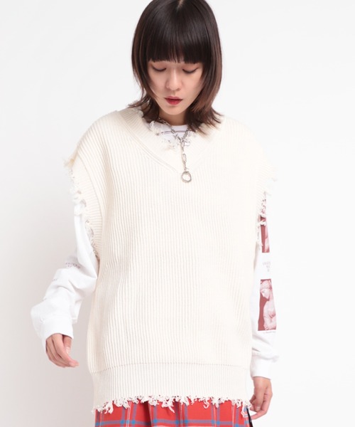 RNA（アールエヌエー）の「M1745 ガレージビーナスプリントロングTシャツ（Tシャツ/カットソー・レディース・ホワイト×レッド/ホワイト×ブラック/ブラック×ホワイト・MEDIUM）」の15枚目の写真