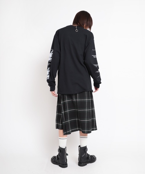 RNA（アールエヌエー）の「M1745 ガレージビーナスプリントロングTシャツ（Tシャツ/カットソー・レディース・ホワイト×レッド/ホワイト×ブラック/ブラック×ホワイト・MEDIUM）」の8枚目の写真