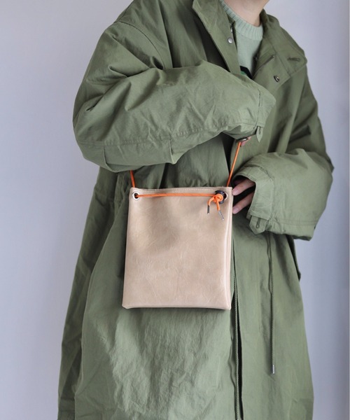 INTER FACTORY（インターファクトリー）の「WEARISTA Mr.SZK - サンドイッチショルダーバッグ　made in INTER FACTORY（ショルダーバッグ・メンズ・ブラック/ベージュ・FREE）」の16枚目の写真