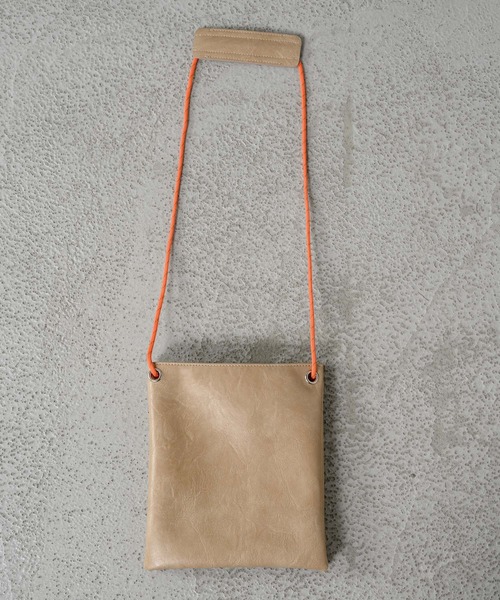 INTER FACTORY（インターファクトリー）の「WEARISTA Mr.SZK - サンドイッチショルダーバッグ　made in INTER FACTORY（ショルダーバッグ・メンズ・ブラック/ベージュ・FREE）」の11枚目の写真