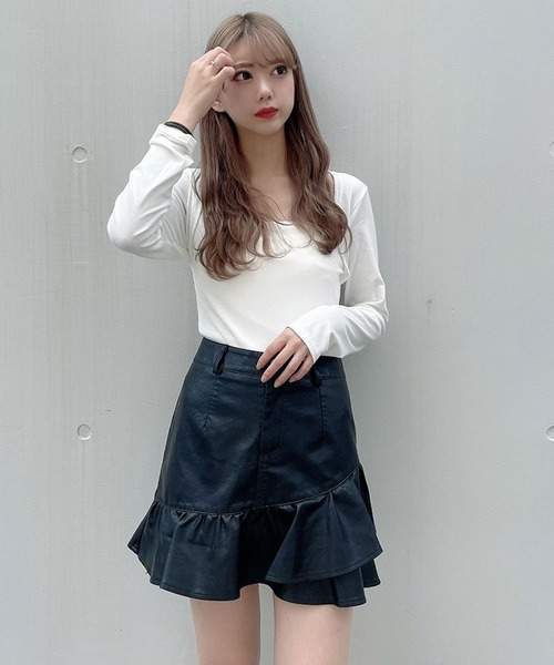 Crea titty&Co. PETIT（クレアティティーアンドコープチ）の「【Crea titty&Co.PETIT】フェイクレザーヘムフリルスカパン（スカート・レディース・ブラック/ホワイト・SMALL/MEDIUM/LARGE）」の5枚目の写真