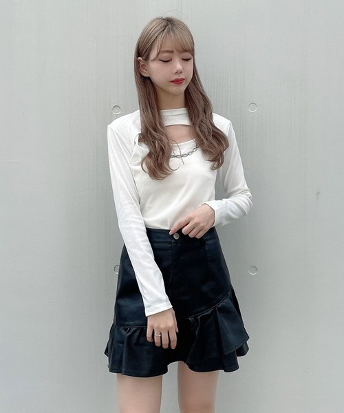 Crea titty&Co. PETIT（クレアティティーアンドコープチ）の「【Crea titty&Co.PETIT】フェイクレザーヘムフリルスカパン（スカート・レディース・ブラック/ホワイト・SMALL/MEDIUM/LARGE）」の4枚目の写真