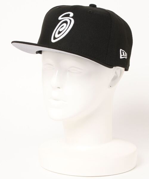 STUSSY（ステューシー）の「【STUSSY / ステューシー】CURLY S 59FIFTY NEWERA CAP（キャップ・メンズ・ホワイト/ブラック/グリーン・MEDIUM/LARGE）」の3枚目の写真