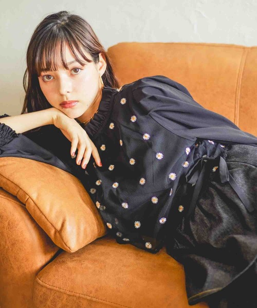 Hamble by Par Avion（ハンブルバイパラビオン）の「重ね着風ブラウス（シャツ/ブラウス・レディース・アイボリー/ブラック・ONESIZE）」の2枚目の写真