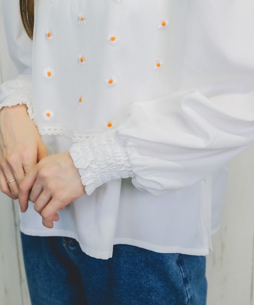 Hamble by Par Avion（ハンブルバイパラビオン）の「重ね着風ブラウス（シャツ/ブラウス・レディース・アイボリー/ブラック・ONESIZE）」の10枚目の写真