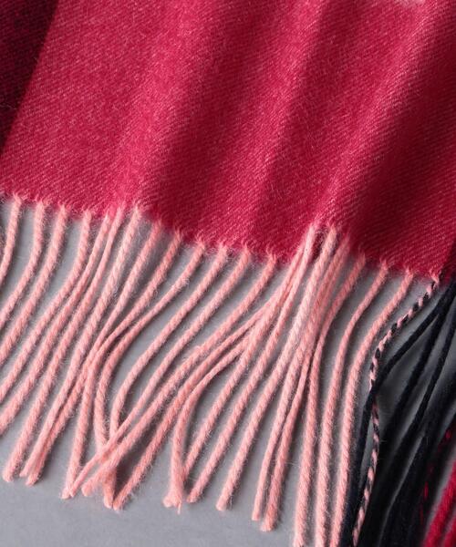 elegancese（エレガンセーゼ）の「＜elegancese（エレガンセーゼ）＞カシミヤ チェック ストール（ストール/ショール・レディース・ホワイト/ベージュ/ライトピンク・FREE）」の6枚目の写真