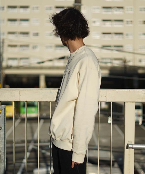 DC SHOES（ディーシーシューズ）の「PB BACK PHOTO CREW/DCPLAYBOY(プレイボーイ）コラボスウェットトレーナー（スウェット・メンズ・ホワイト/ブラック・SMALL/MEDIUM/LARGE/X-LARGE）」の14枚目の写真