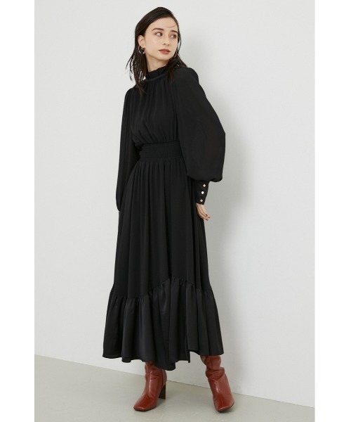 rienda(リエンダ)の「リーフフラワーティアードワンピース(ワンピース・レディース・ライトグレー/ブラック/ベージュ系その他/ブルー系その他・FREE)」の2枚目の写真