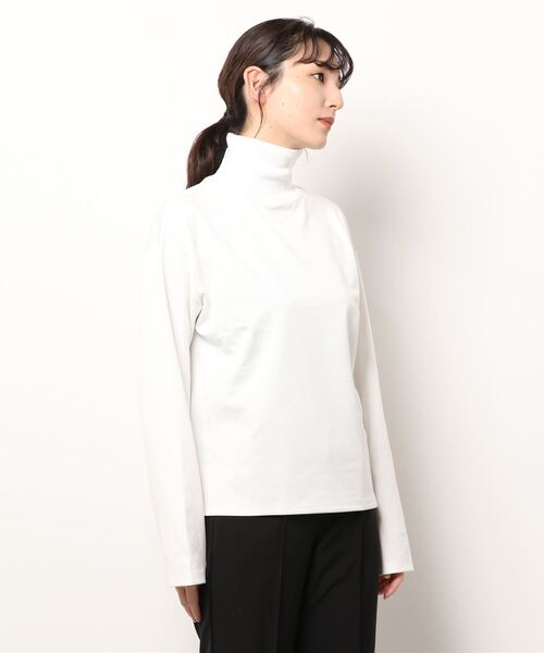 KOBE LETTUCE（コウベレタス）の「リブタートルネックトップス[C5823]（Tシャツ/カットソー・レディース・ホワイト/ブラック/ベージュ・FREE）」の2枚目の写真