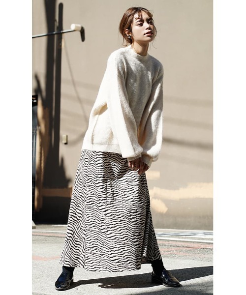 apartment department（アパートメントデパートメント）の「バックスリット ボリュームスリーブ モヘアニット（ニット/セーター・レディース・ネイビー/アイボリー・M）」の11枚目の写真