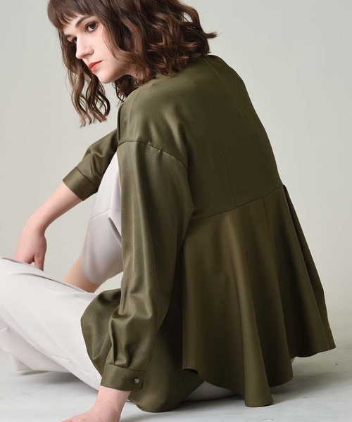 RAW FUDGE(ローファッジ)の「サテン切替Aラインブラウス(シャツ/ブラウス・レディース・ブラック/ベージュ/オフホワイト/カーキ・M)」の16枚目の写真