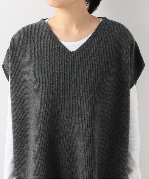 JOURNAL STANDARD LUXE（ジャーナルスタンダード　ラックス）の「アゼキョウシュク Vネックベスト◆（ベスト・レディース・チャコールグレー/ベージュ・FREE）」の16枚目の写真