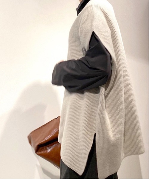 JOURNAL STANDARD LUXE（ジャーナルスタンダード　ラックス）の「アゼキョウシュク Vネックベスト◆（ベスト・レディース・チャコールグレー/ベージュ・FREE）」の13枚目の写真