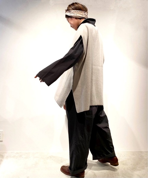 JOURNAL STANDARD LUXE（ジャーナルスタンダード　ラックス）の「アゼキョウシュク Vネックベスト◆（ベスト・レディース・チャコールグレー/ベージュ・FREE）」の15枚目の写真