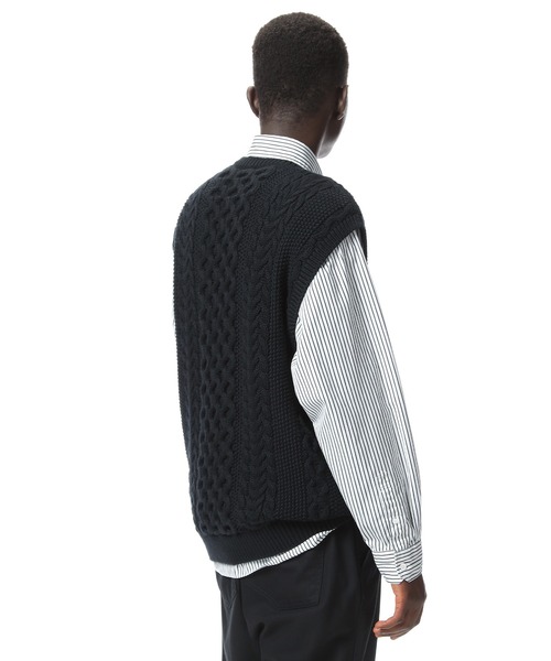uniform experiment(ユニフォームエクスペリメント)の「COTTON CABLE KNIT VEST(ベスト・メンズ・ブラック/ホワイト・2/3/1/4)」の5枚目の写真